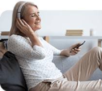 User testimonial for The Brain Song highlighting better memory and cognitive performance.